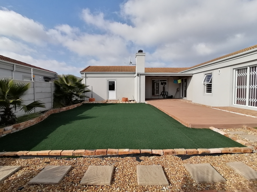To Let 3 Bedroom Property for Rent in Sunningdale Western Cape